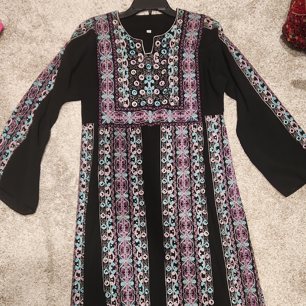 Elegant Black and Purple Embroidered Dress Palestinian Thobe